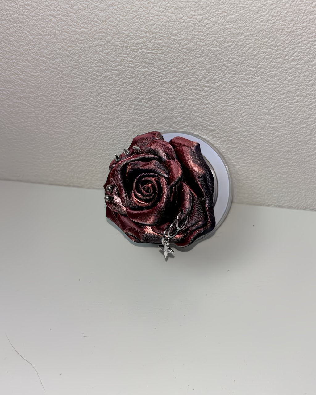 Rosethorn — Magnetic Rose Phone Grip & Stand
