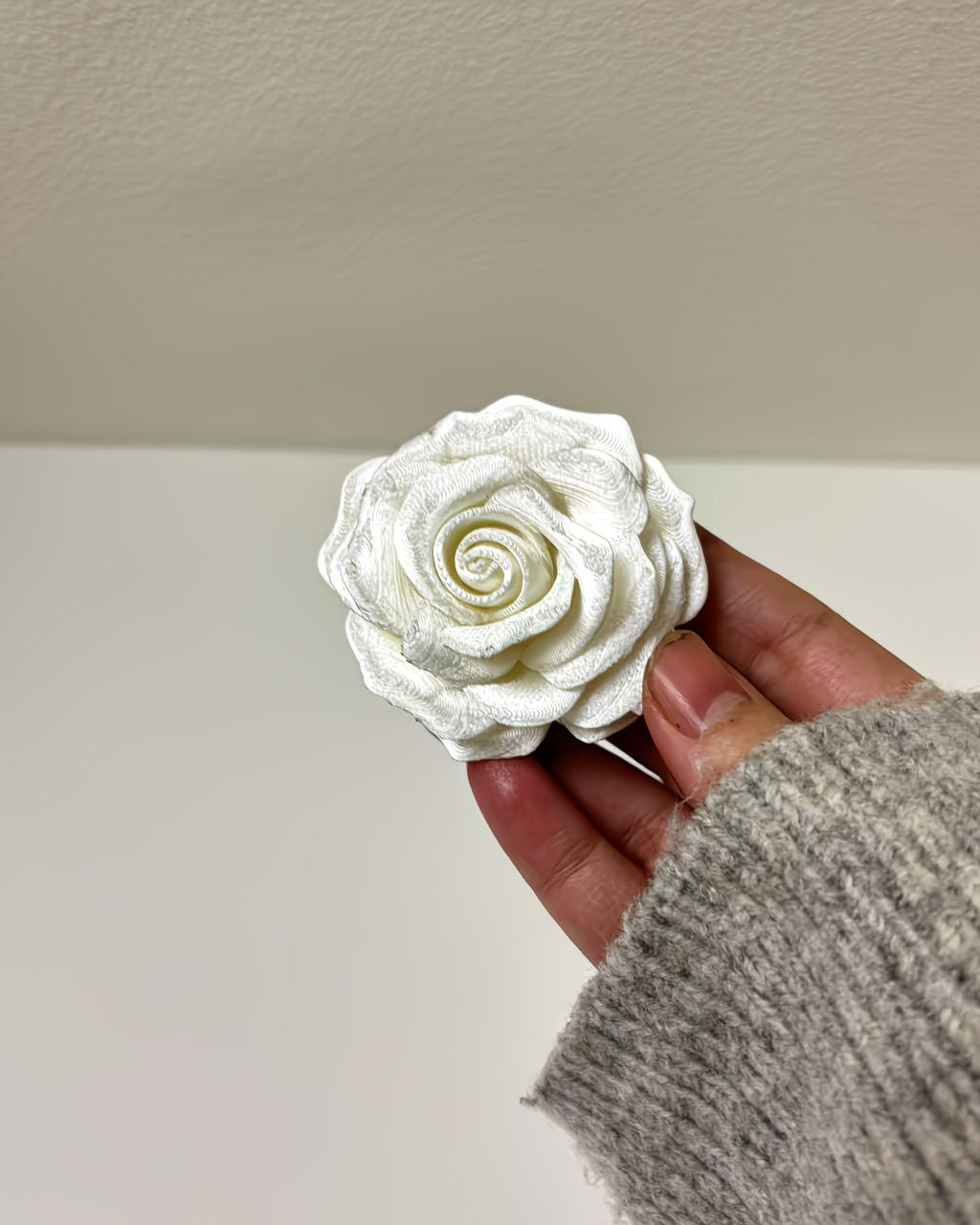 Rosethorn — Magnetic Rose Phone Grip & Stand